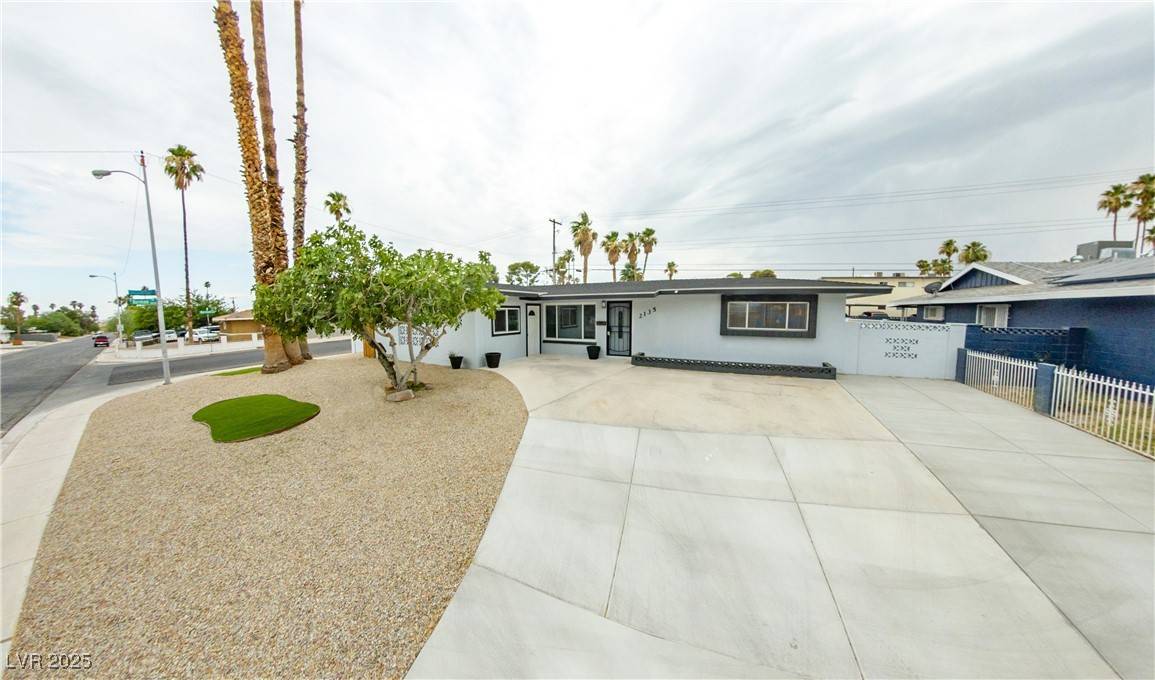 Las Vegas, NV 89169,2135 Sombrero DR