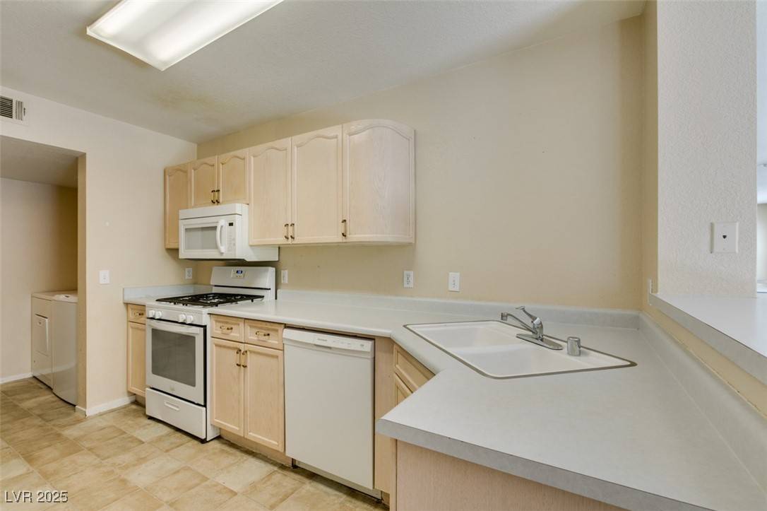 Las Vegas, NV 89128,7732 Almeria AVE