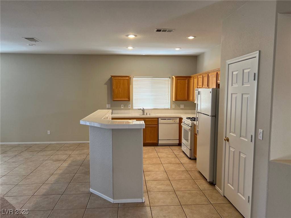 Las Vegas, NV 89135,10195 Queensbury AVE