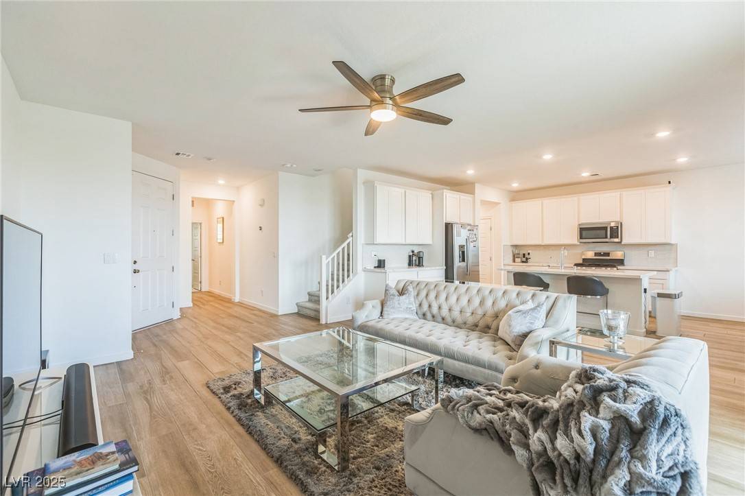 2935 Gaffer Film ST, Las Vegas, NV 89156