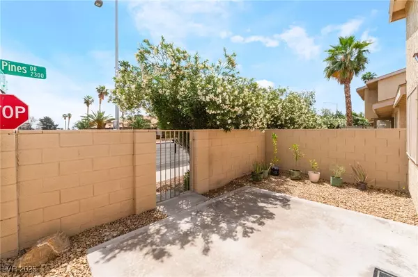 Las Vegas, NV 89108,2261 Tall Pine DR