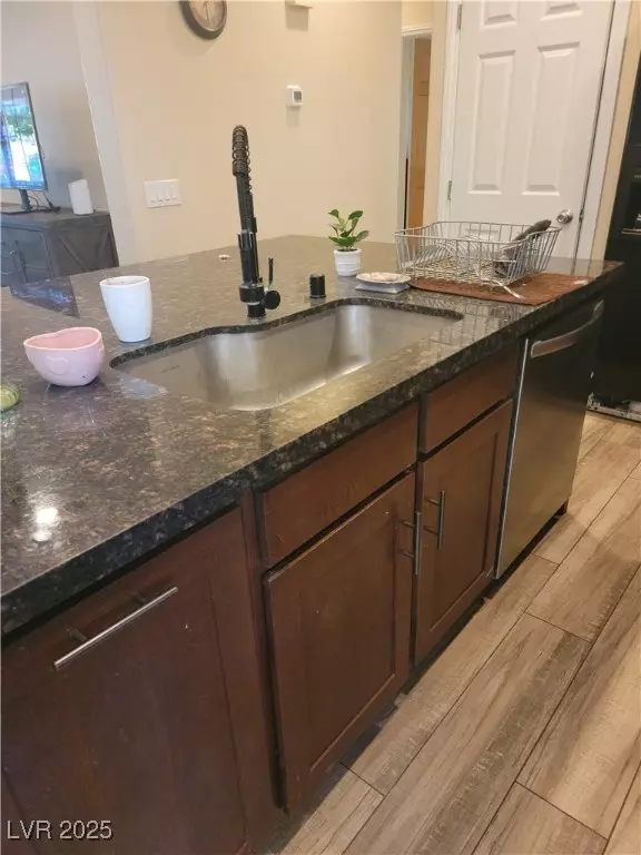 Las Vegas, NV 89148,9589 Comiskey CT