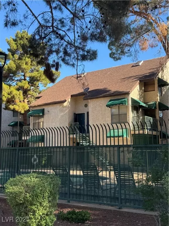 Las Vegas, NV 89169,520 Elm DR #202