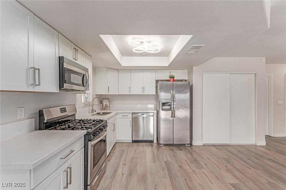 Las Vegas, NV 89122,4745 Madrigal WAY