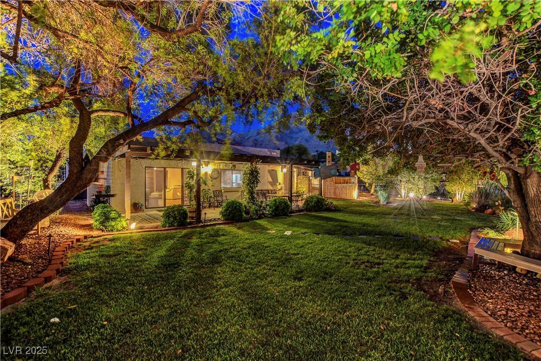 Las Vegas, NV 89110,853 Morning Sun CT