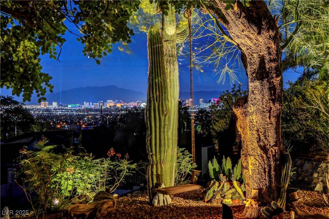 Las Vegas, NV 89110,853 Morning Sun CT