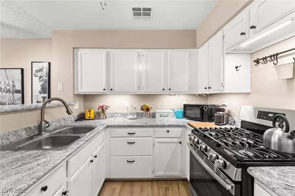 Las Vegas, NV 89108,2040 Bavington DR #D