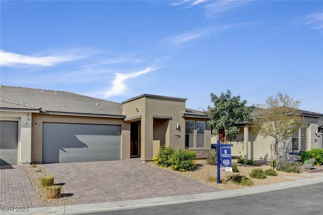 9903 Spinel PL, Las Vegas, NV 89143