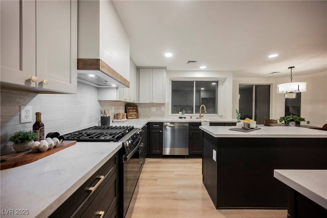 Las Vegas, NV 89128,8401 Airmont CT
