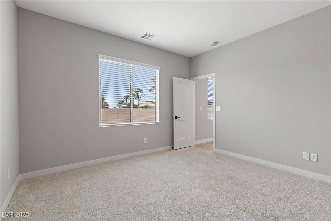 North Las Vegas, NV 89032,3224 Lahontan ST