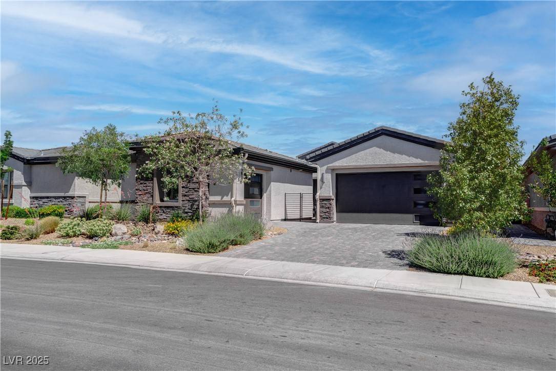 Las Vegas, NV 89129,7416 Deschutes CIR