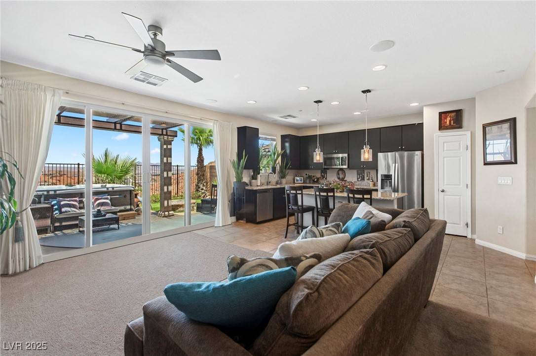 Henderson, NV 89011,44 Moon Hill DR