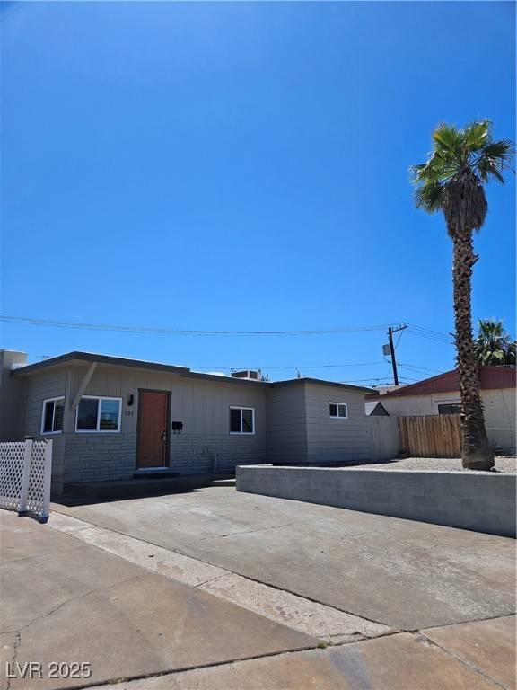 131 Copper ST,  Henderson,  NV 89015