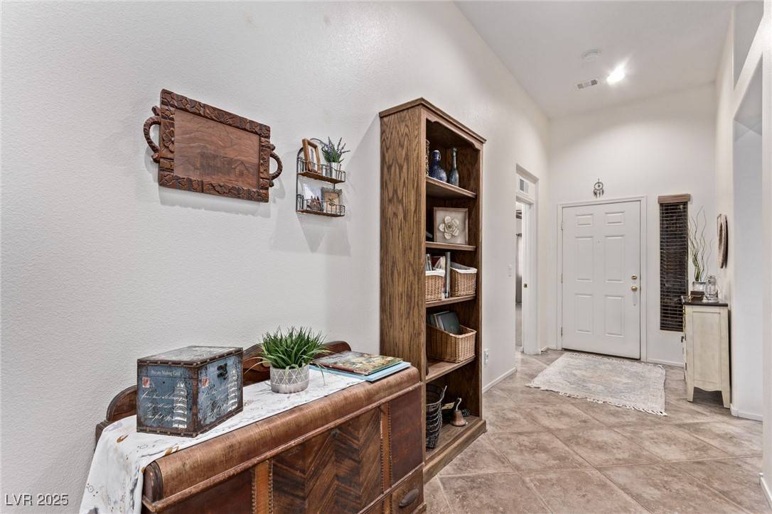 North Las Vegas, NV 89086,6617 Johnny Love LN