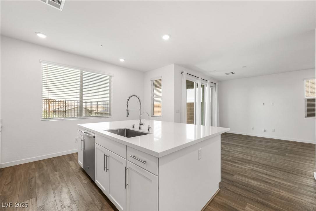 Henderson, NV 89011,1596 Pleasant Bay CT