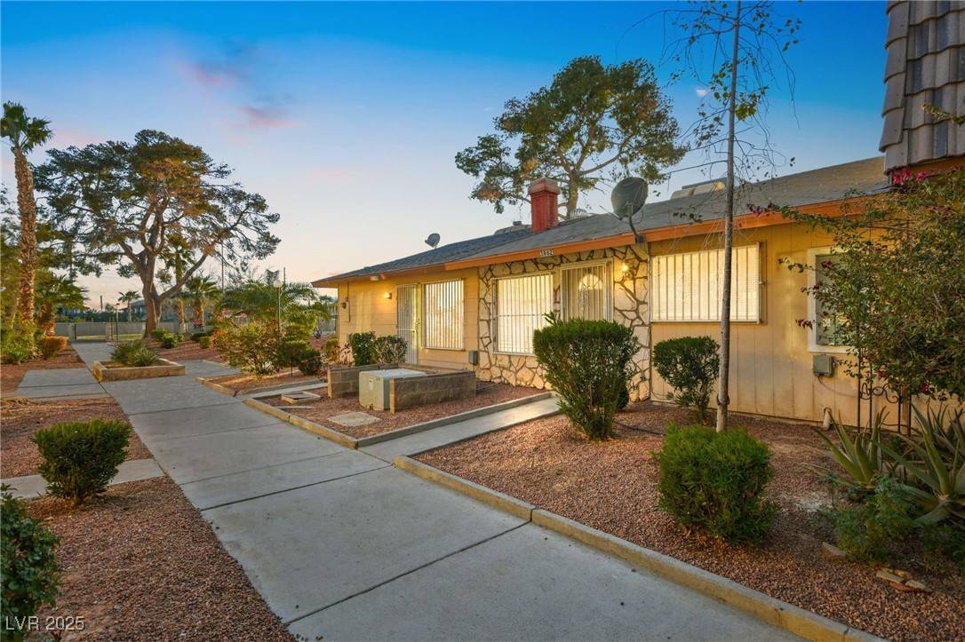 3982 Voxna ST, Las Vegas, NV 89119