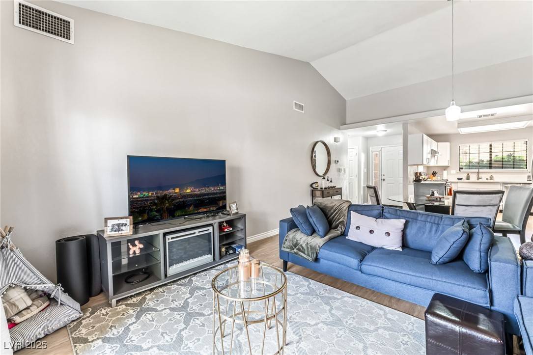 Las Vegas, NV 89102,2851 S Valley View BLVD #1044