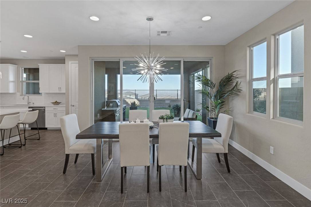 2246 Bird Of Prey ST, Las Vegas, NV 89138