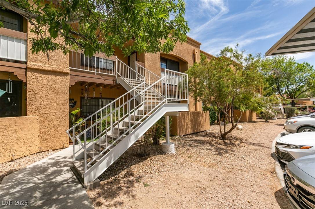 5166 S Jones BLVD #202, Las Vegas, NV 89118