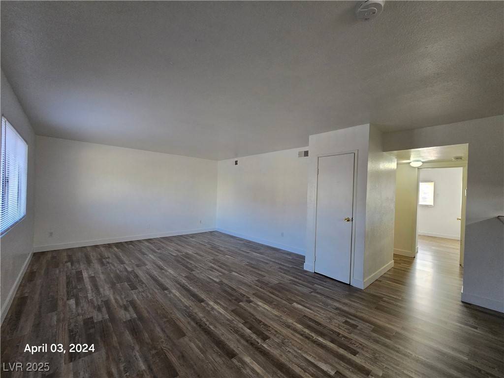 Las Vegas, NV 89115,4765 Thunderbolt AVE #1