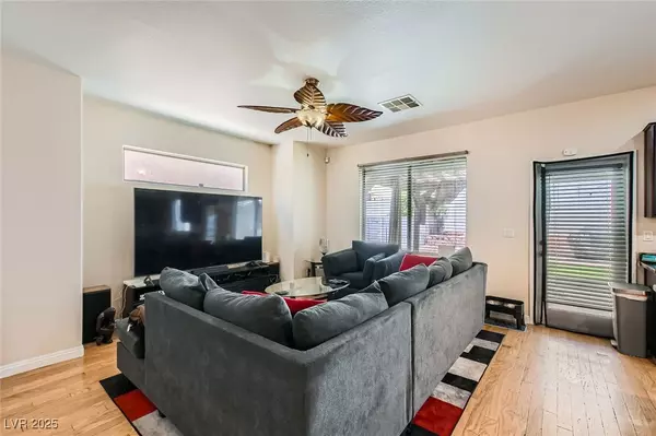 Las Vegas, NV 89156,6424 Strongbow DR