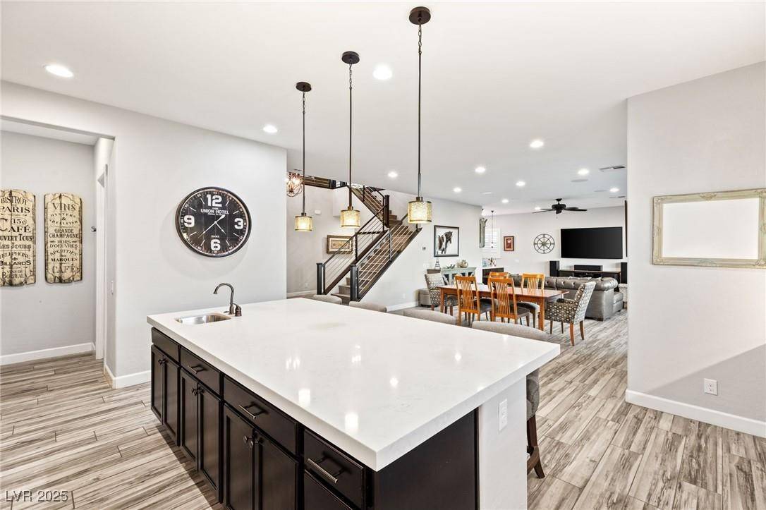 Las Vegas, NV 89148,352 Dandelion Brook CT
