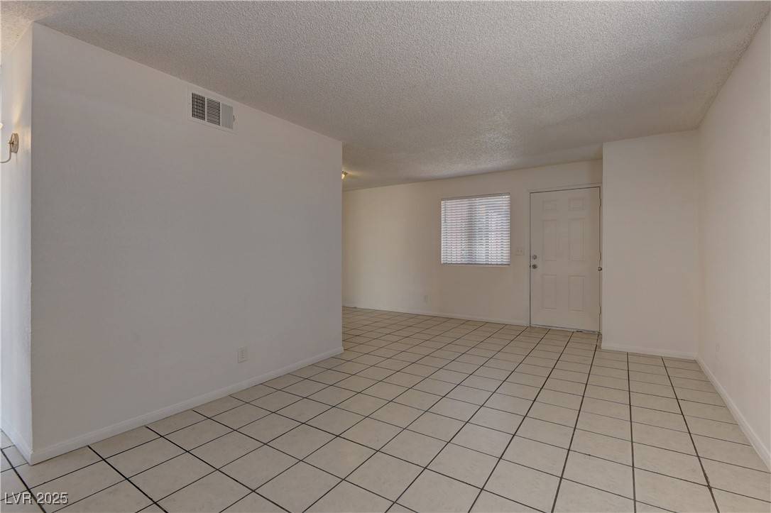 Las Vegas, NV 89103,3639 Kolendo CT #B