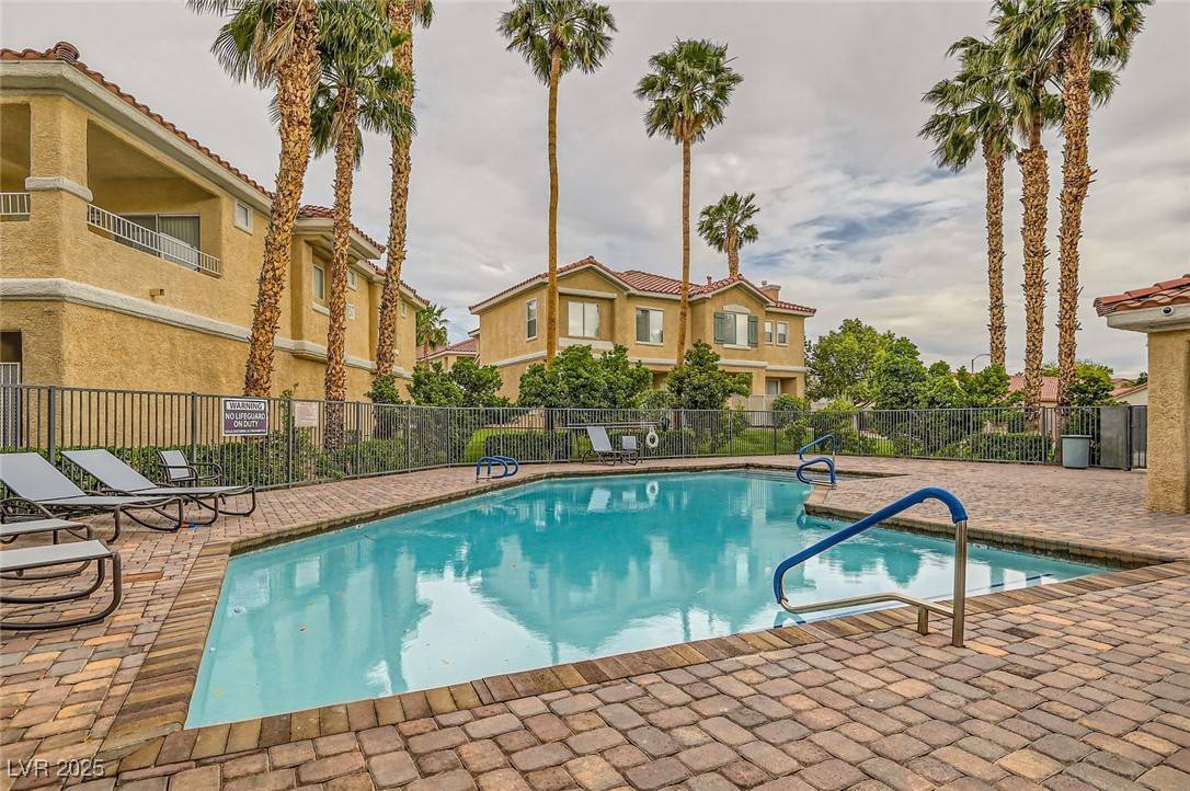 Henderson, NV 89012,251 S Green Valley Pkwy #1311