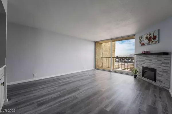 Las Vegas, NV 89169,745 N Royal Crest CIR #141