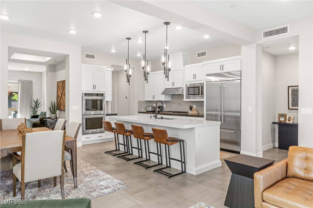 Las Vegas, NV 89135,11280 Granite Ridge DR #1012
