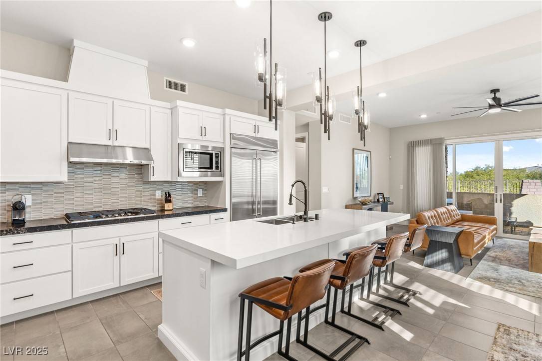 Las Vegas, NV 89135,11280 Granite Ridge DR #1012