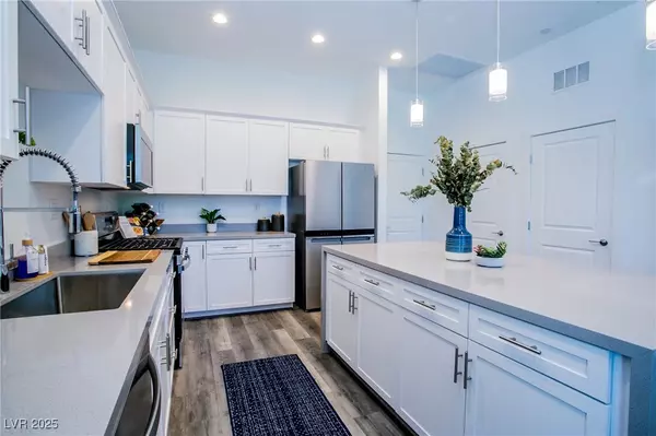 Las Vegas, NV 89166,10520 Prospering Valley WAY