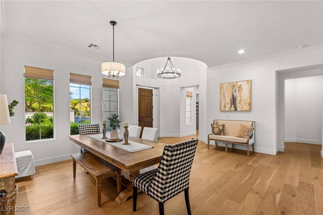 Las Vegas, NV 89144,10717 Beringer DR