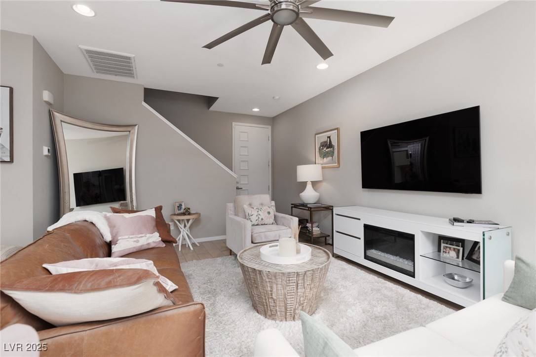 Las Vegas, NV 89135,11256 Rainbow Peak AVE #202