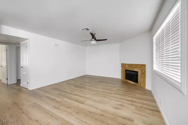 Las Vegas, NV 89128,1300 Pinto Rock LN #201