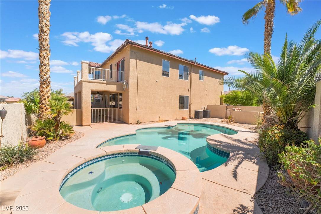 Henderson, NV 89012,395 Suzanne Peak CT