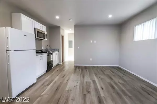 Las Vegas, NV 89102,2201 Fairfield AVE #21