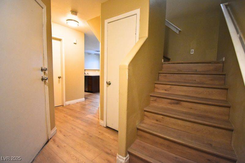 Las Vegas, NV 89106,2528 Sierra Bello AVE #103