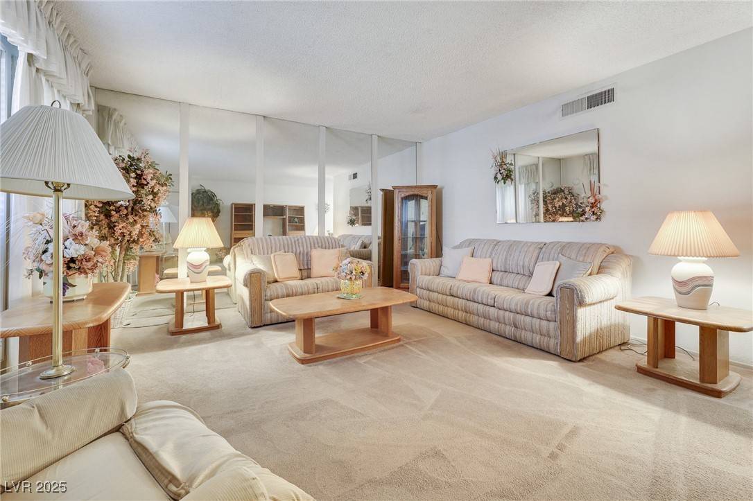 Las Vegas, NV 89121,3553 Kensbrook ST