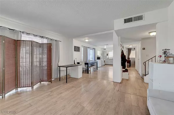 Las Vegas, NV 89169,3018 Burnham AVE