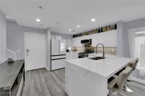 Las Vegas, NV 89149,9141 Careful Canvas AVE