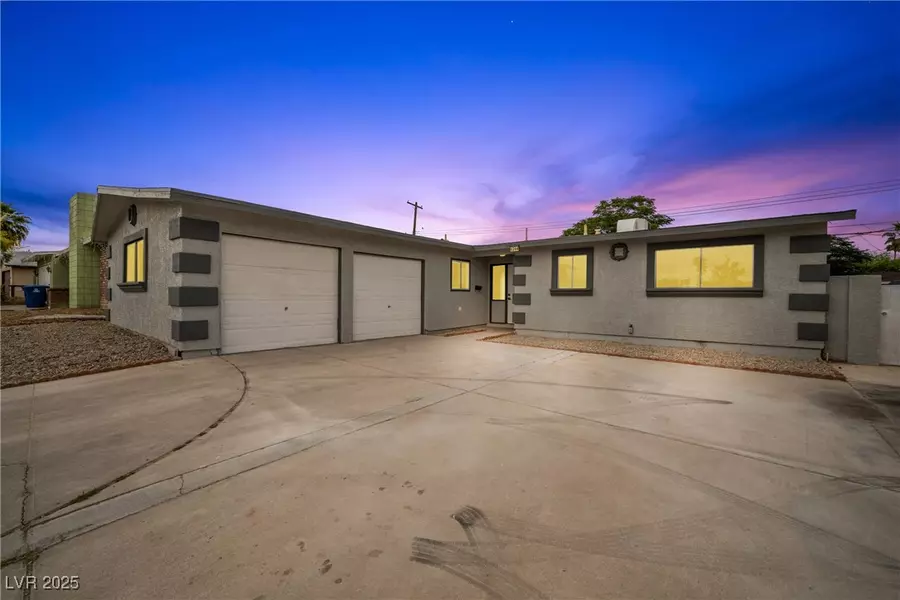 6244 Parsifal PL, Las Vegas, NV 89107