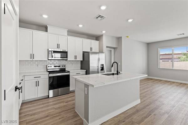 North Las Vegas, NV 89032,3220 Lahontan ST