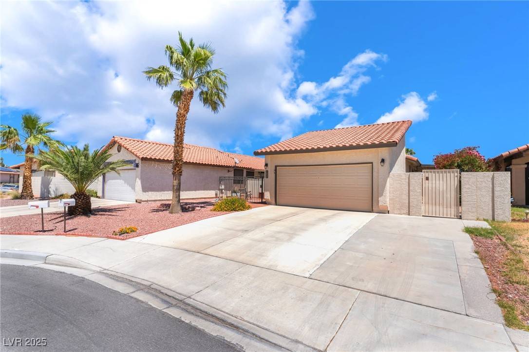 Las Vegas, NV 89145,1057 Neil Armstrong CIR