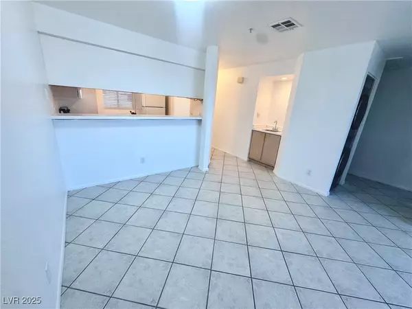 Laughlin, NV 89029,2064 Mesquite LN #102