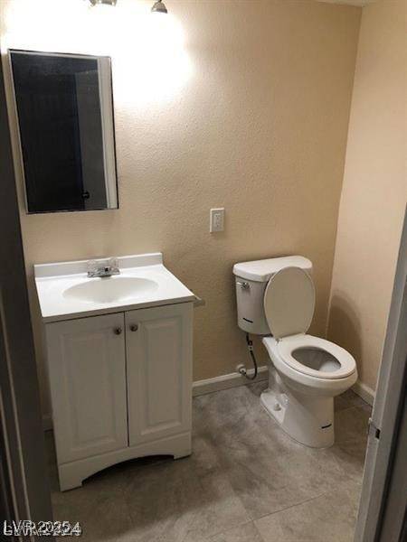 Las Vegas, NV 89104,539 E Saint Louis AVE #206,205