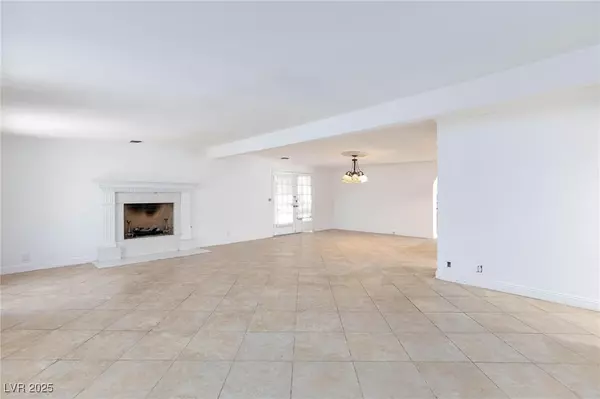 Las Vegas, NV 89169,2825 Burnham AVE