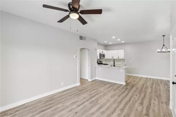 Henderson, NV 89074,2201 Ramsgate DR #327