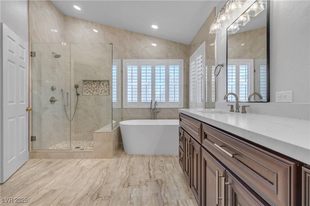 8437 Apple Hill CT, Las Vegas, NV 89128