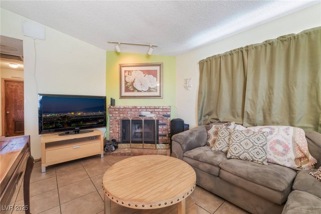 Las Vegas, NV 89110,4565 Halbert AVE